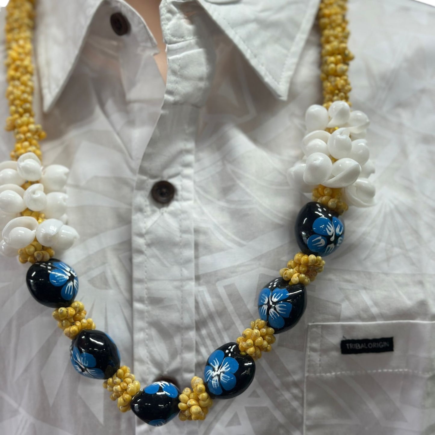 Yellow Mongo Sea Shell Lei Necklace - Medium