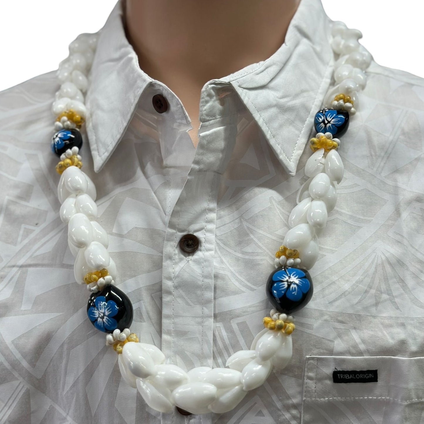 White Bubble Shell & Hand Painted Hibiscus Kukui Nut Lei