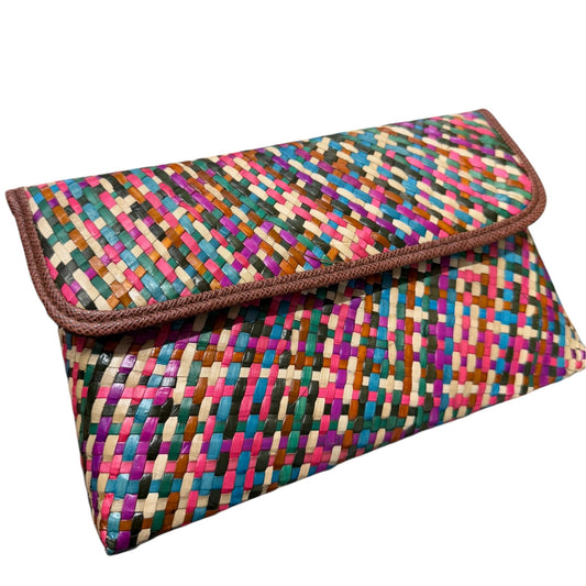 Tumau Lalaga Hand-held Clutch