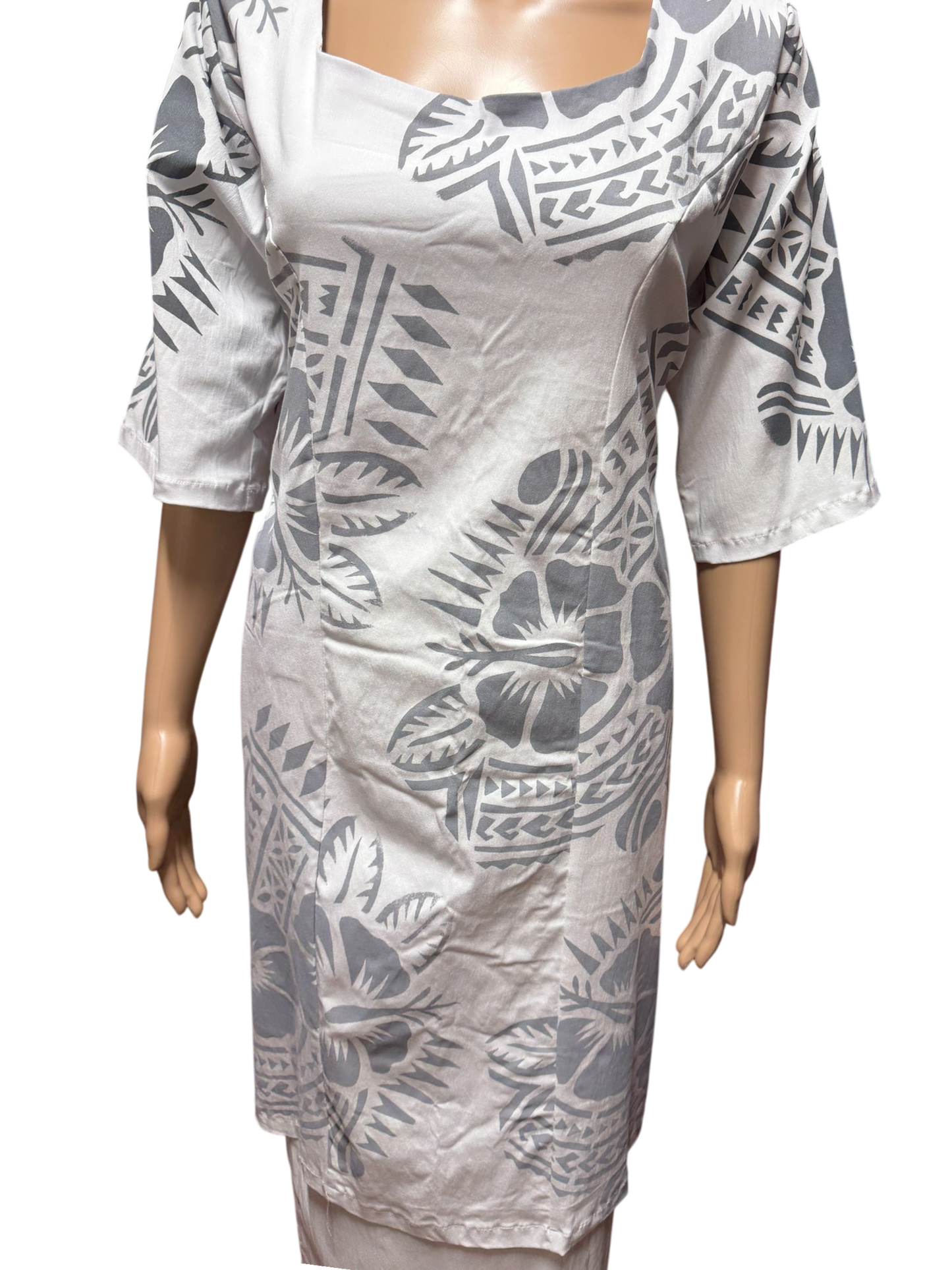 (Size 20) Hand-Painted White Puletasi