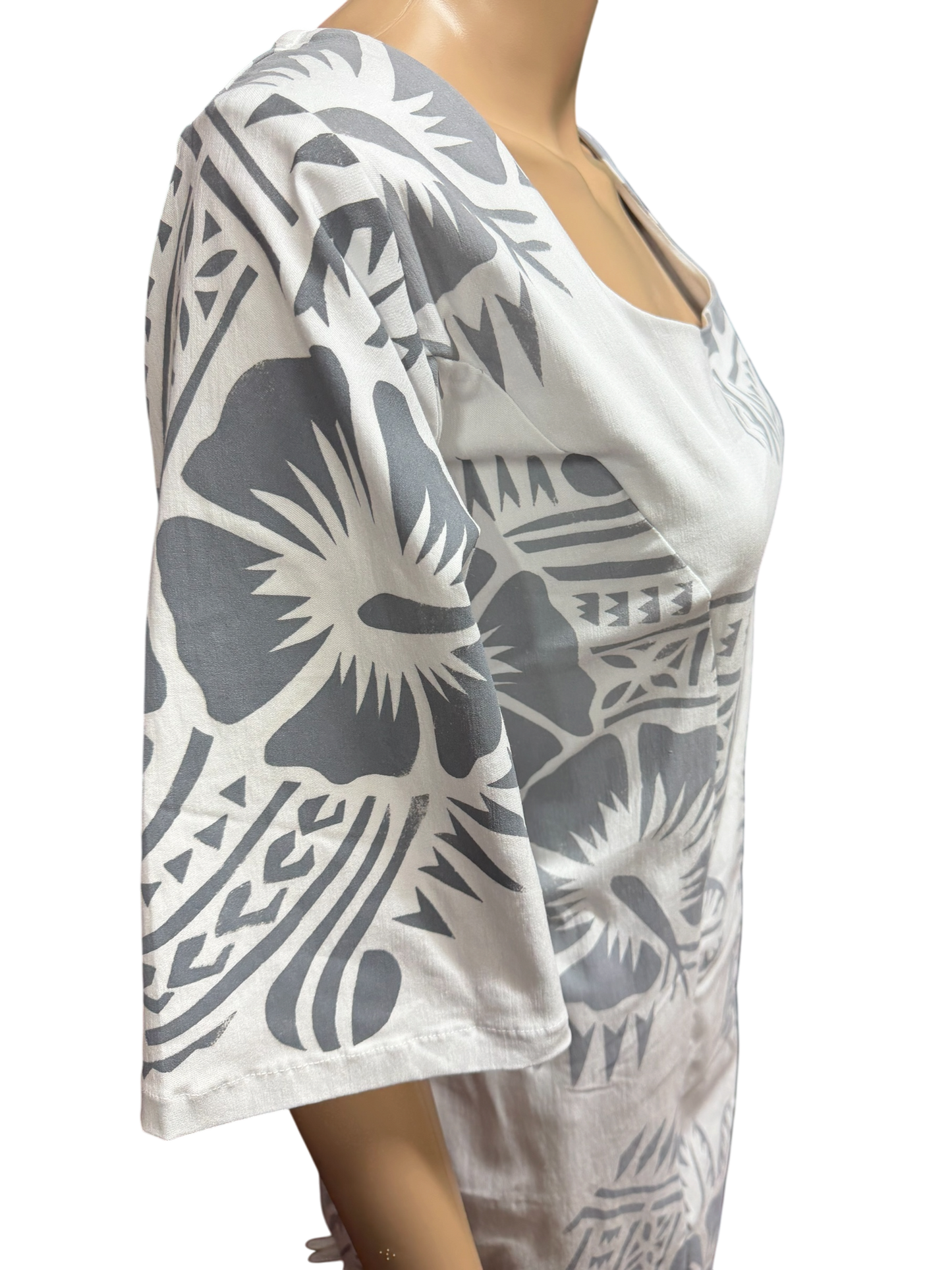 (Size 20) Hand-Painted White Puletasi